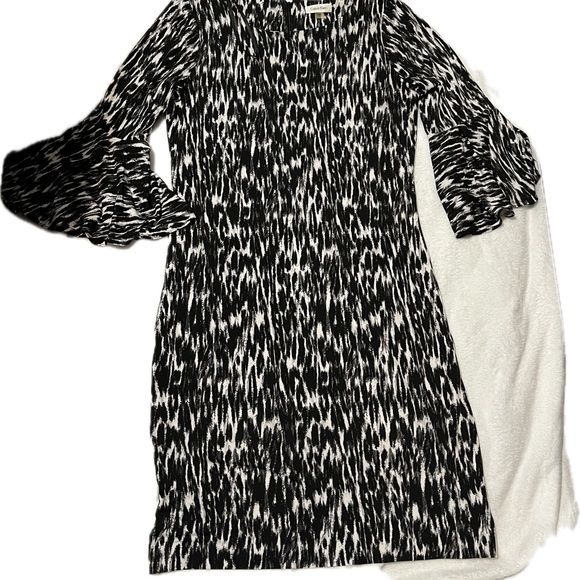 Calvin Klein black and white dress with bell 3/4 sleeves - Picture 1 of 4